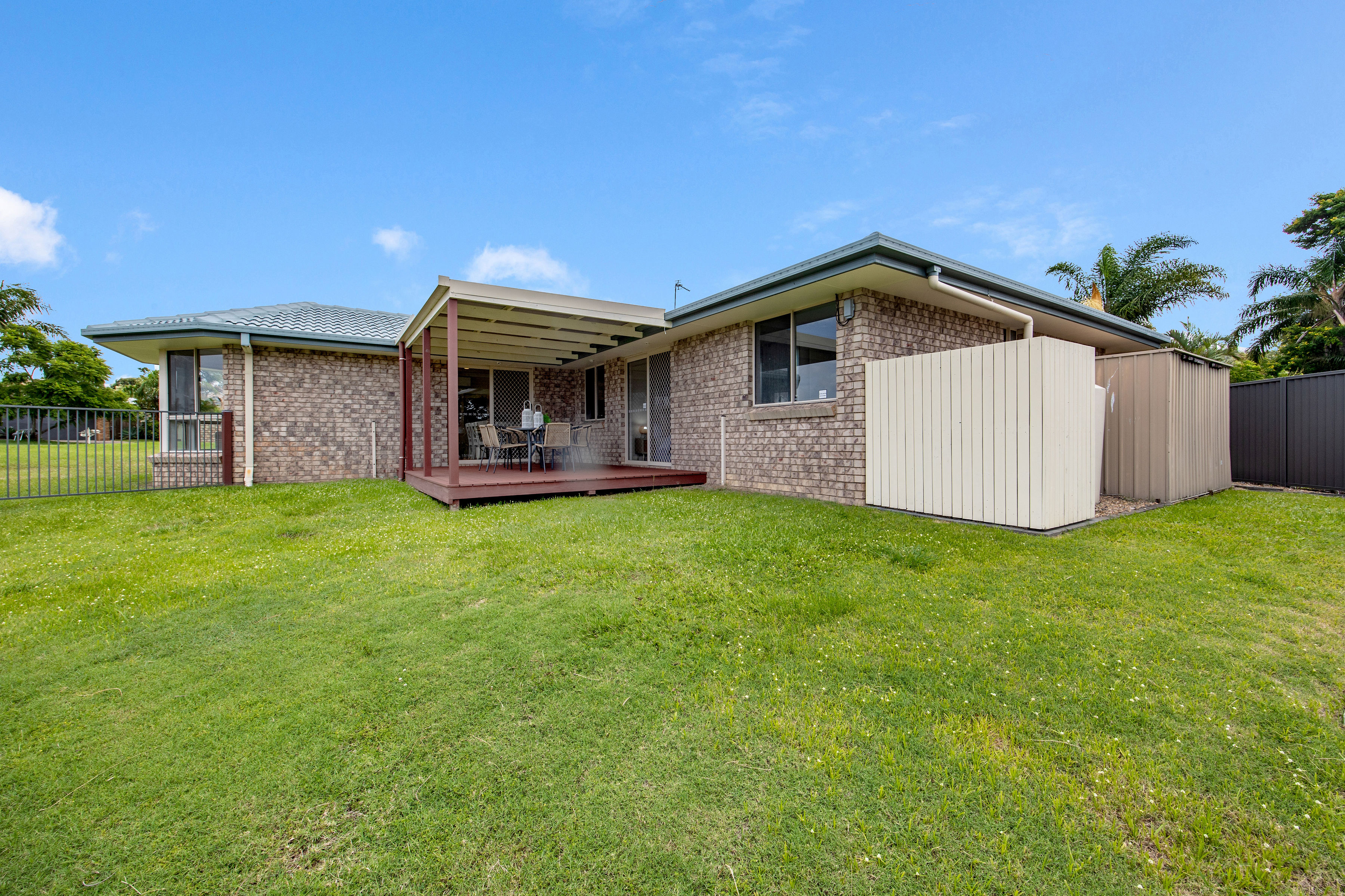 26 Crenshaw Court, Parkwood - Thumbnail 2