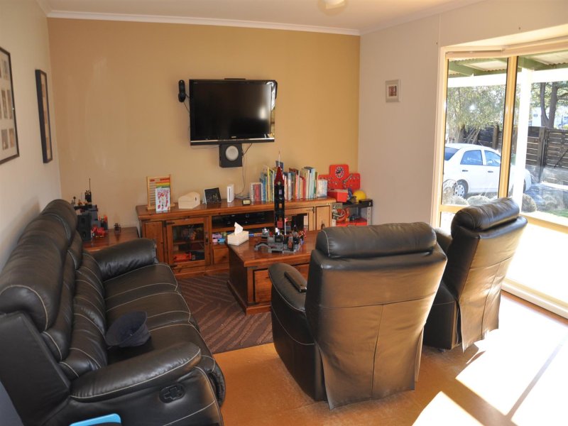 69 Towong Rd, Corryong - Thumbnail 3