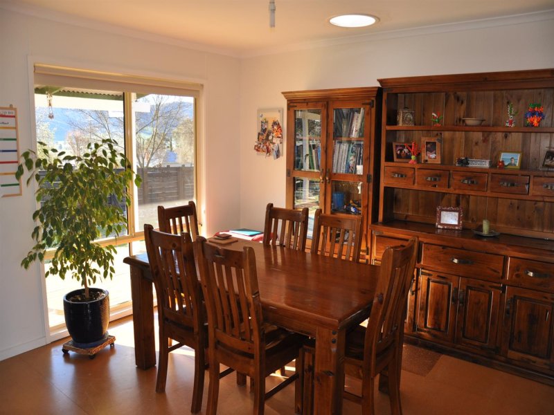 69 Towong Rd, Corryong - Thumbnail 2