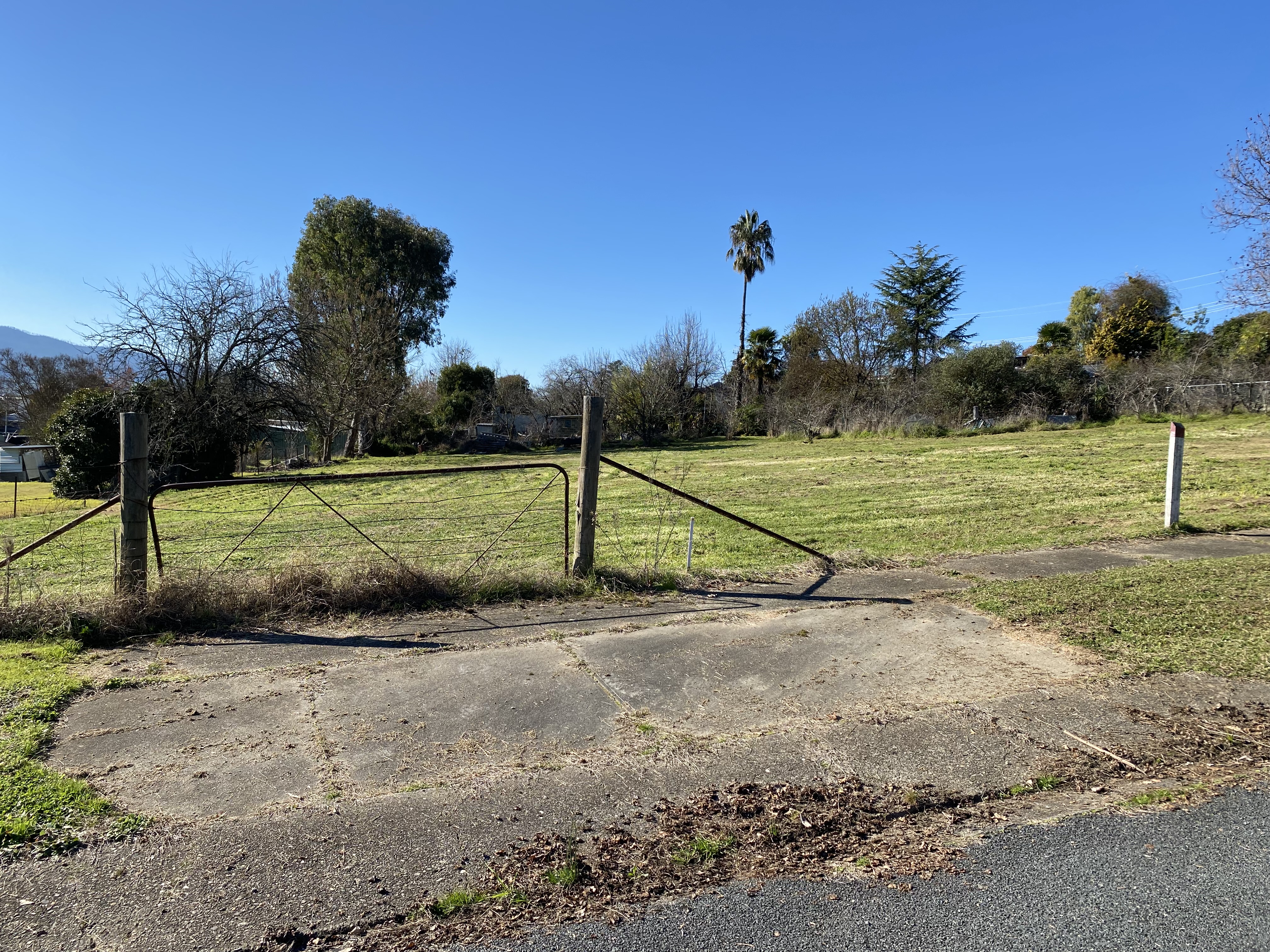 3-7 3-7 Barber, Corryong - Thumbnail 3