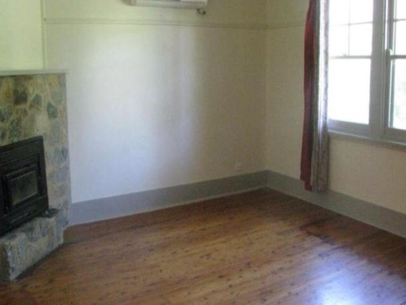 100 Hanson Street, Corryong - Thumbnail 2