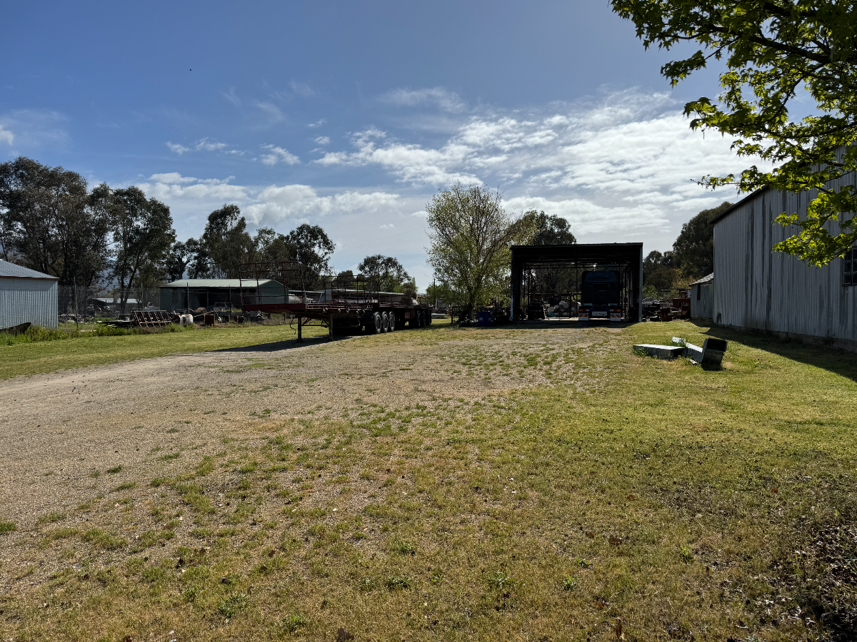 15 Sugarloaf Road, Corryong - Thumbnail 6