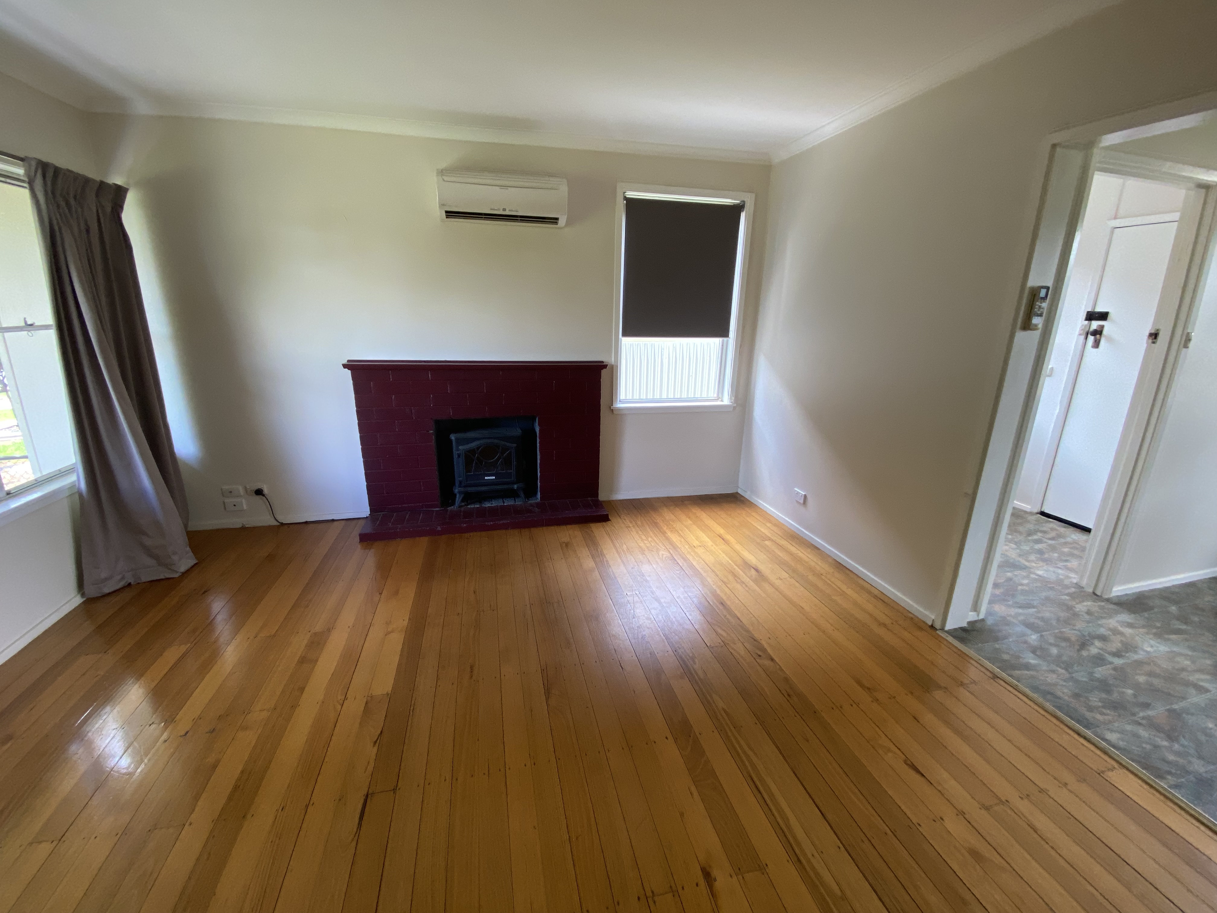 43 Hamilton Crescent, Corryong - Thumbnail 5