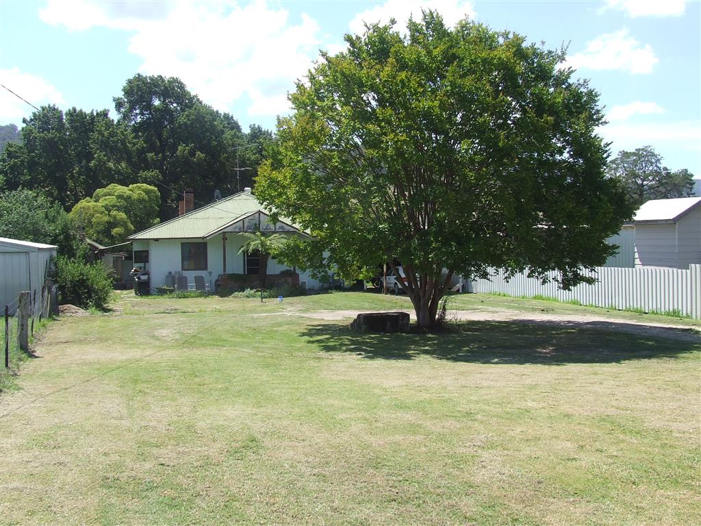 183 Main st, Cudgewa - Thumbnail 3