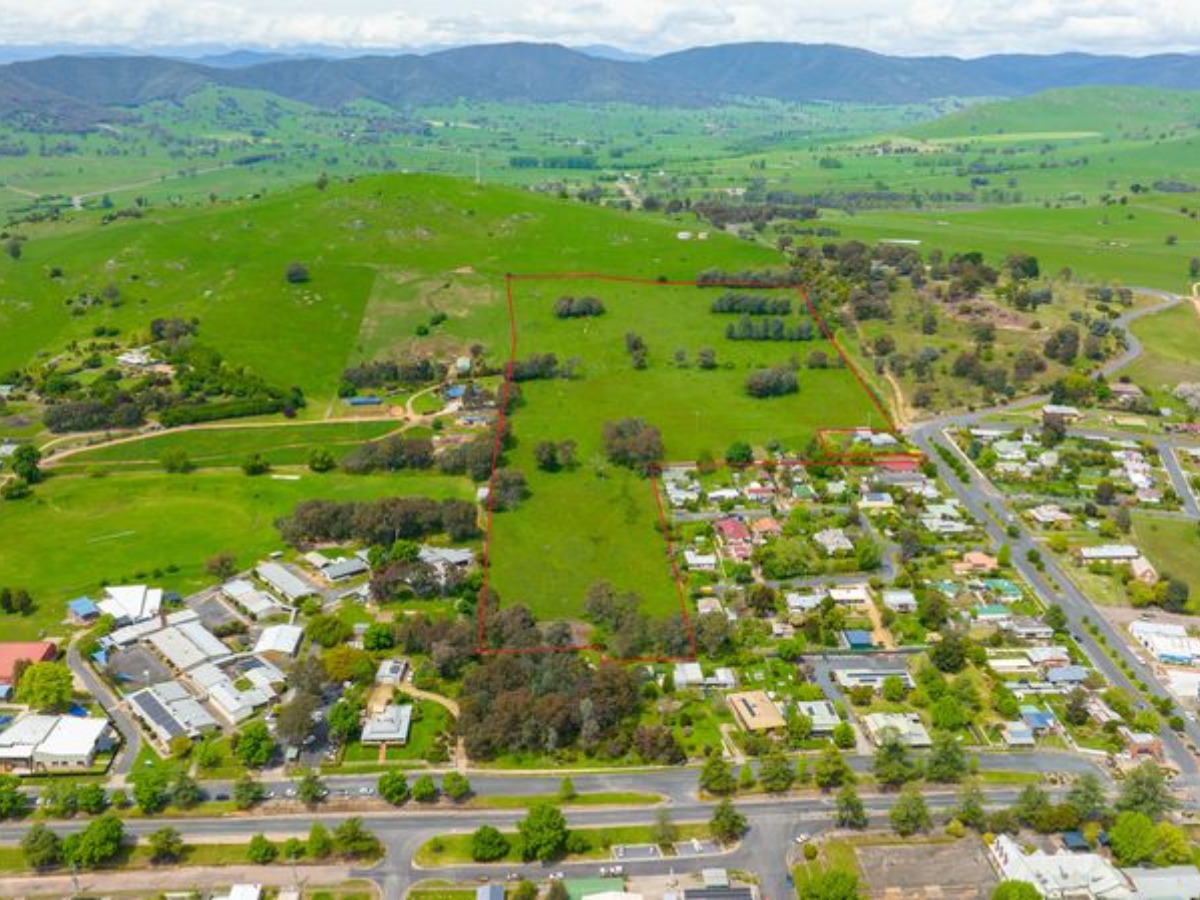 1,25,26/ Donaldson Street, Corryong - Thumbnail 2