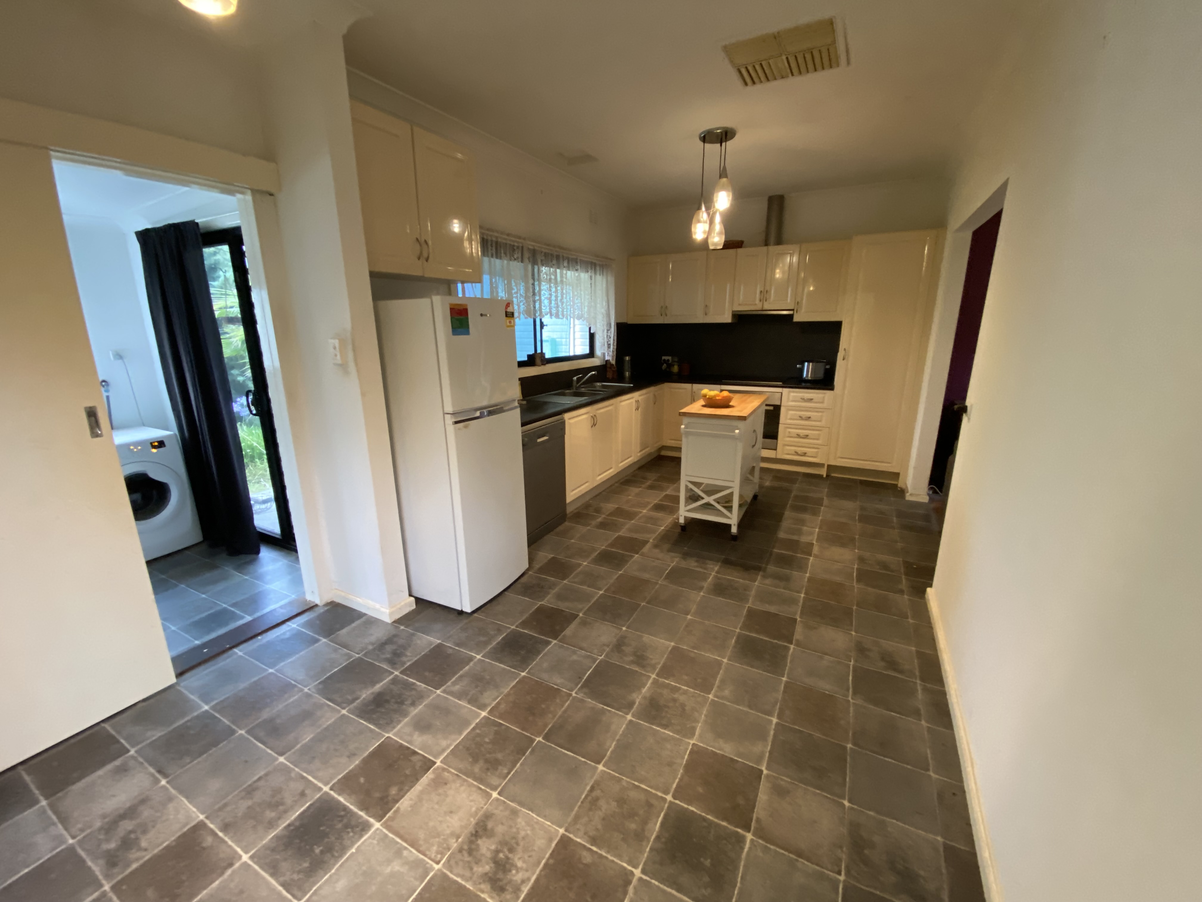 7 Farran st, Corryong - Thumbnail 3