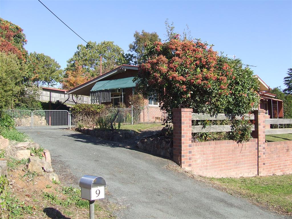 9 Greenham st, Corryong - Thumbnail 3