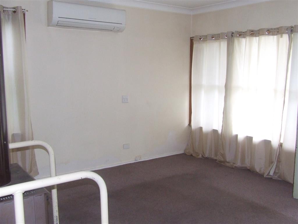 38 Hamilton Cres, Corryong - Thumbnail 5