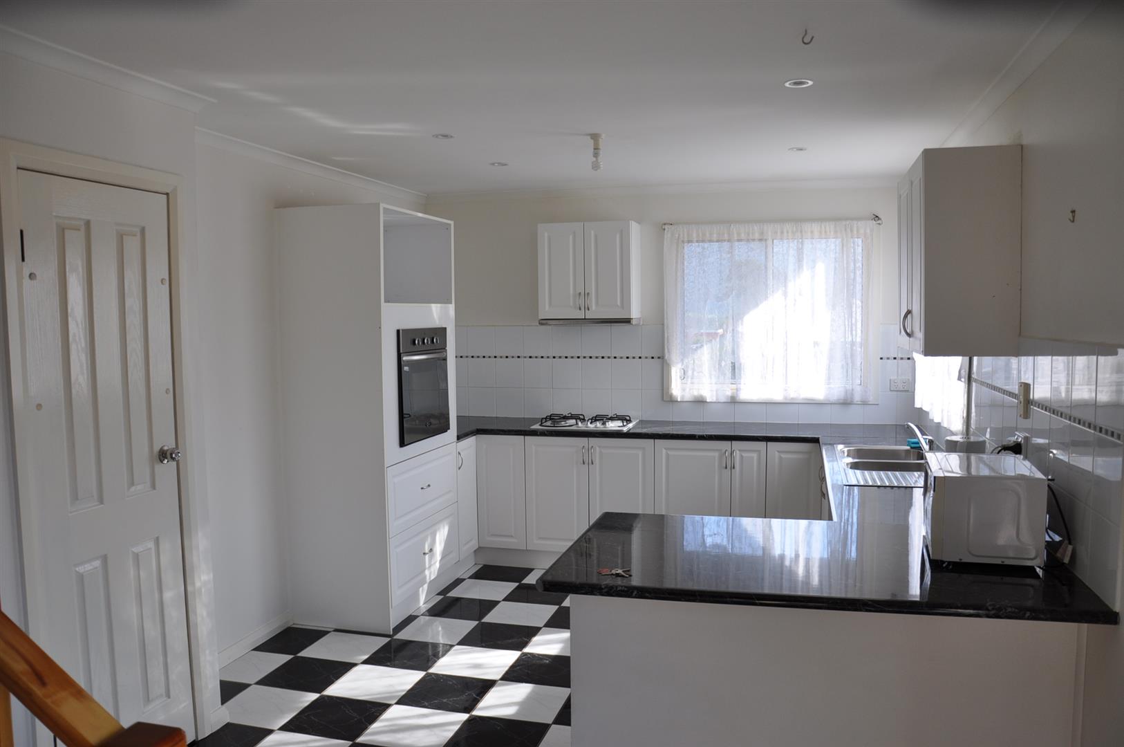 84 Wheeler St, Corryong - Thumbnail 2