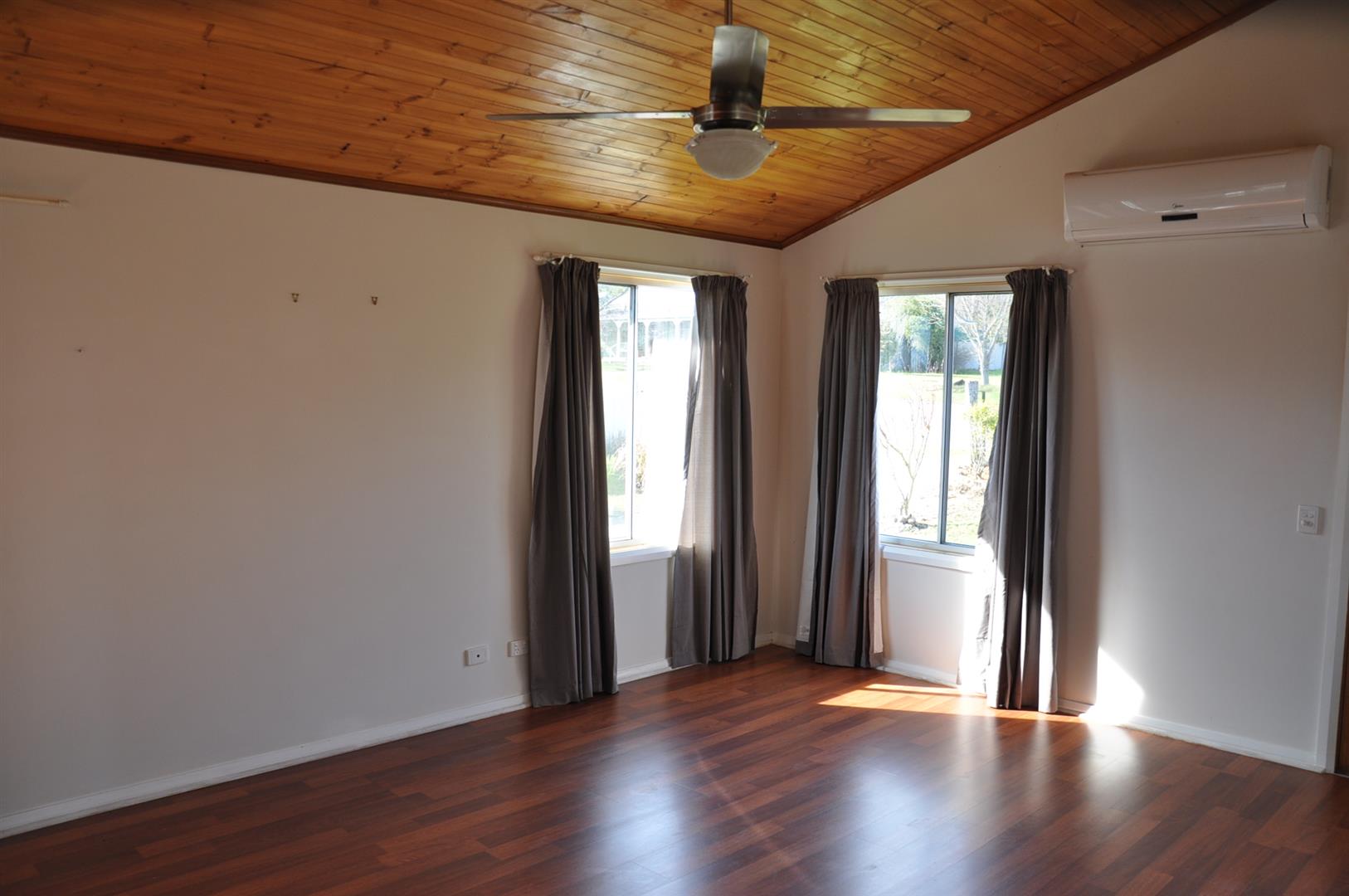 84 Wheeler St, Corryong - Thumbnail 3