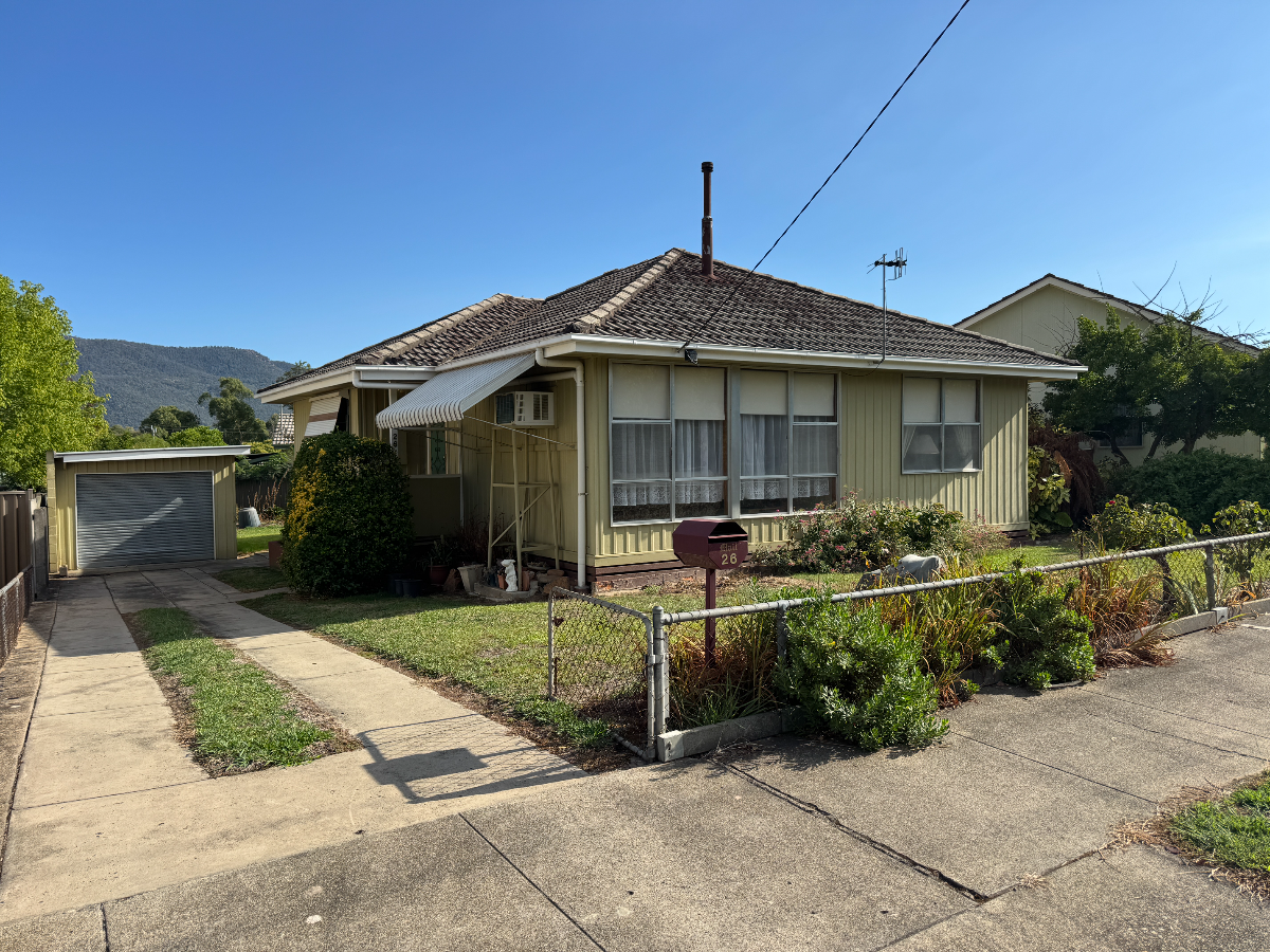 26 Hamilton Crescent, Corryong - Image 1