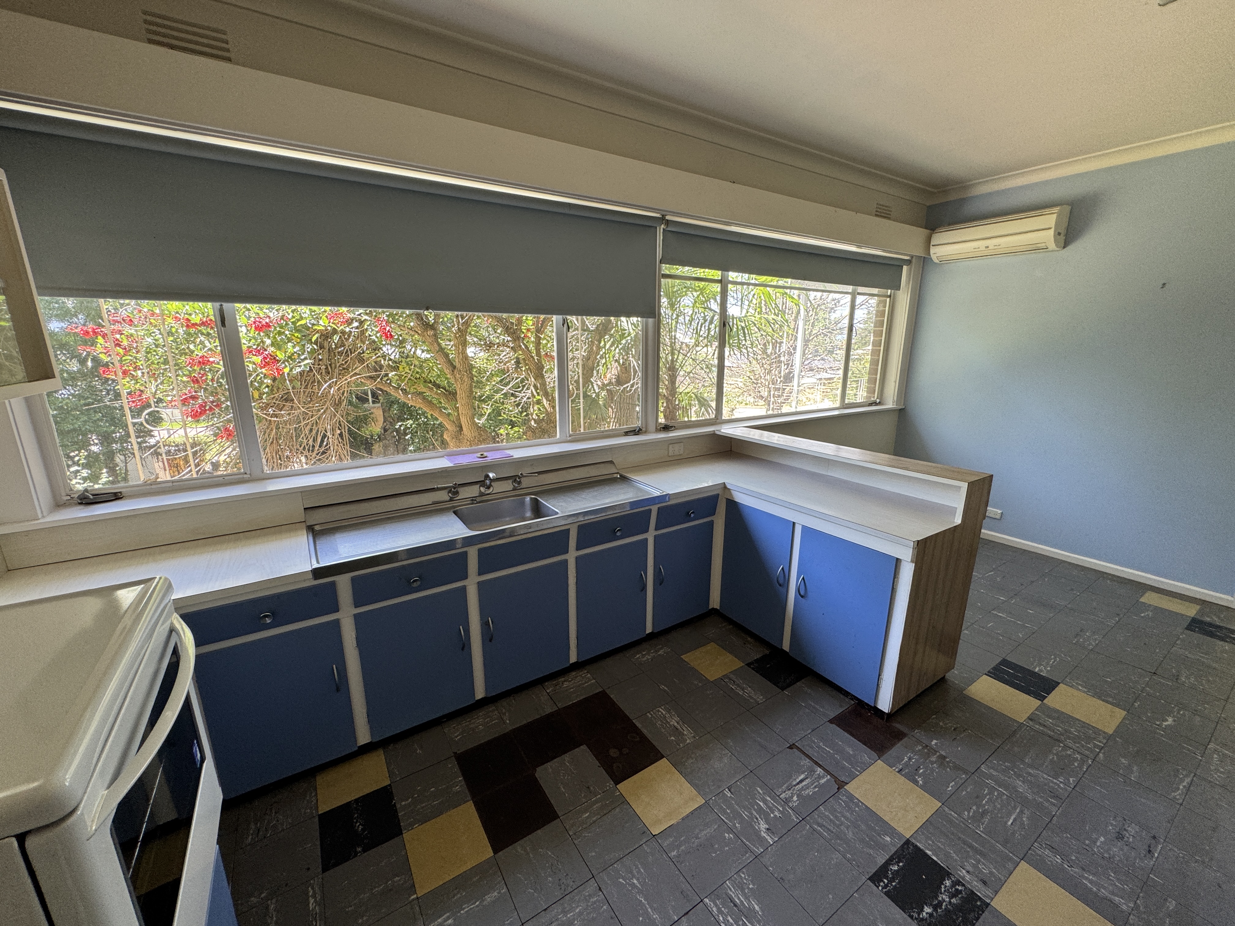 36-38 Jardine st, Corryong - Thumbnail 5