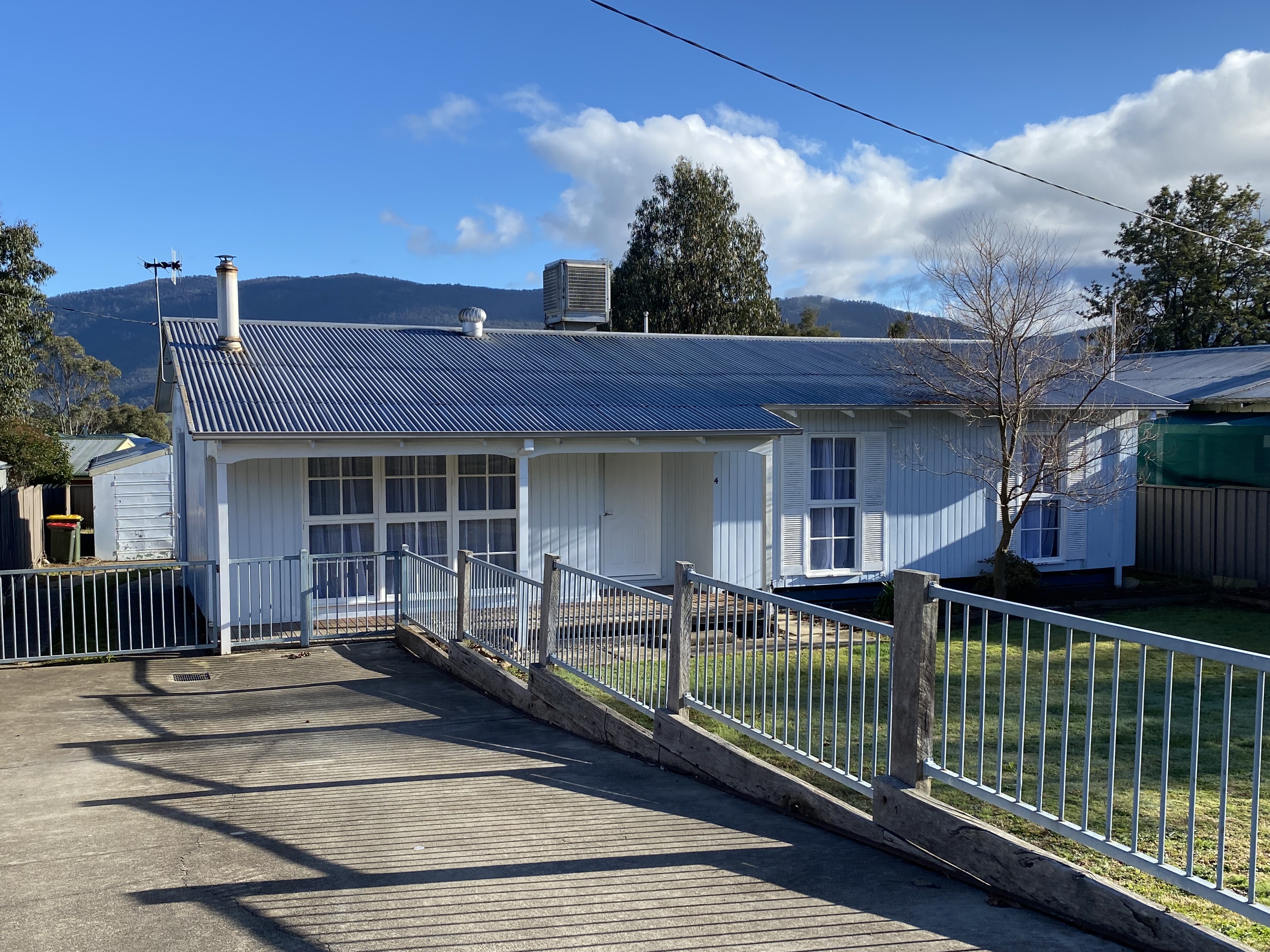 4 Harris st, Corryong - Thumbnail 2