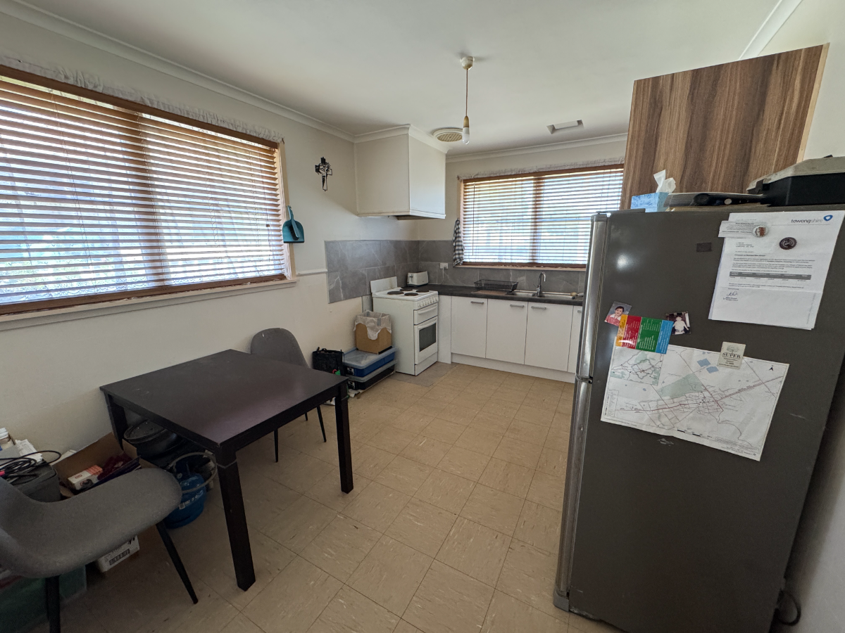 11 Hamilton Crescent, Corryong - Thumbnail 7