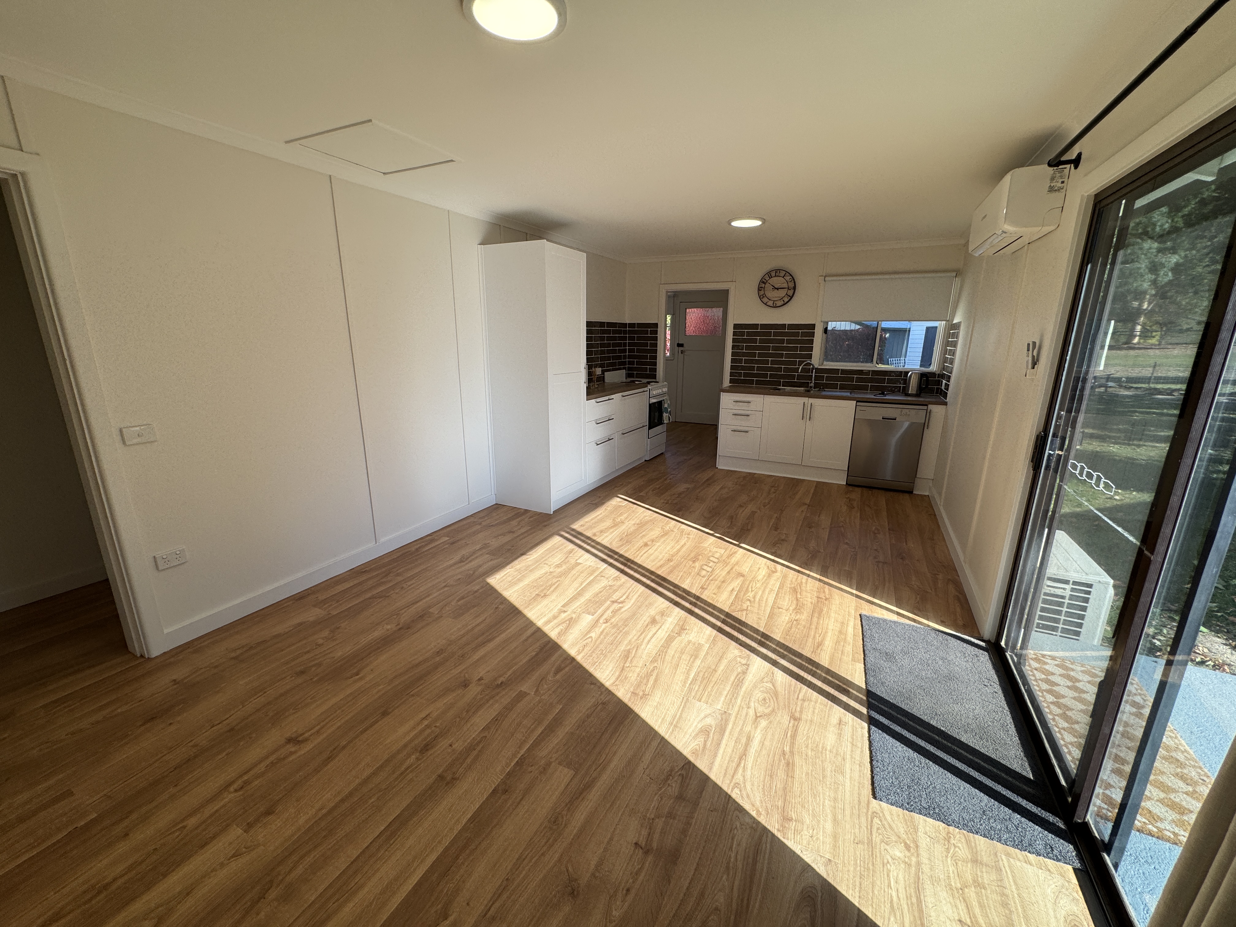 7 Chisholm, Khancoban - Thumbnail 2
