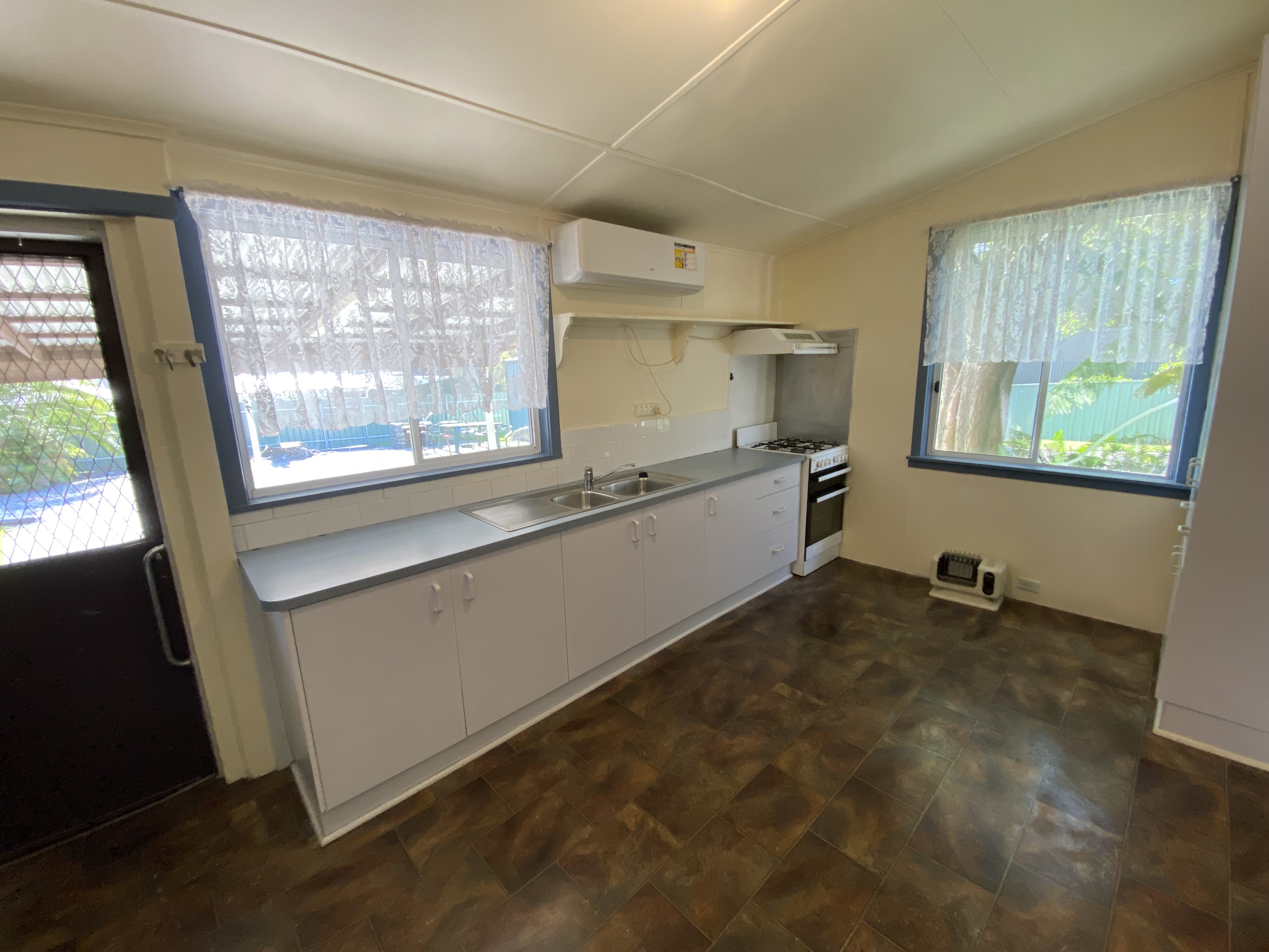 98 Towong Rd, Corryong - Thumbnail 4