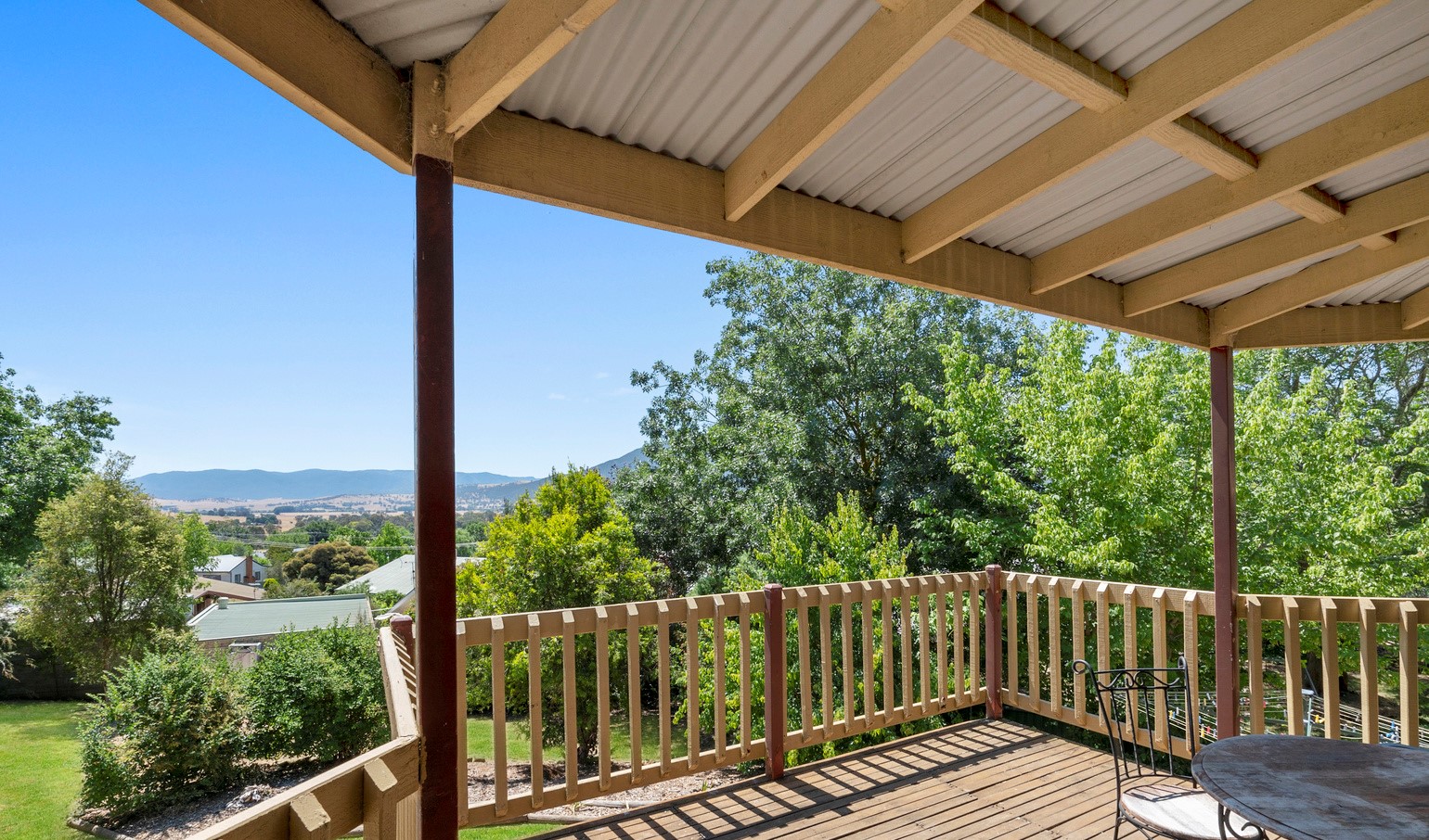 28 Jephcott Avenue, Corryong - Thumbnail 3
