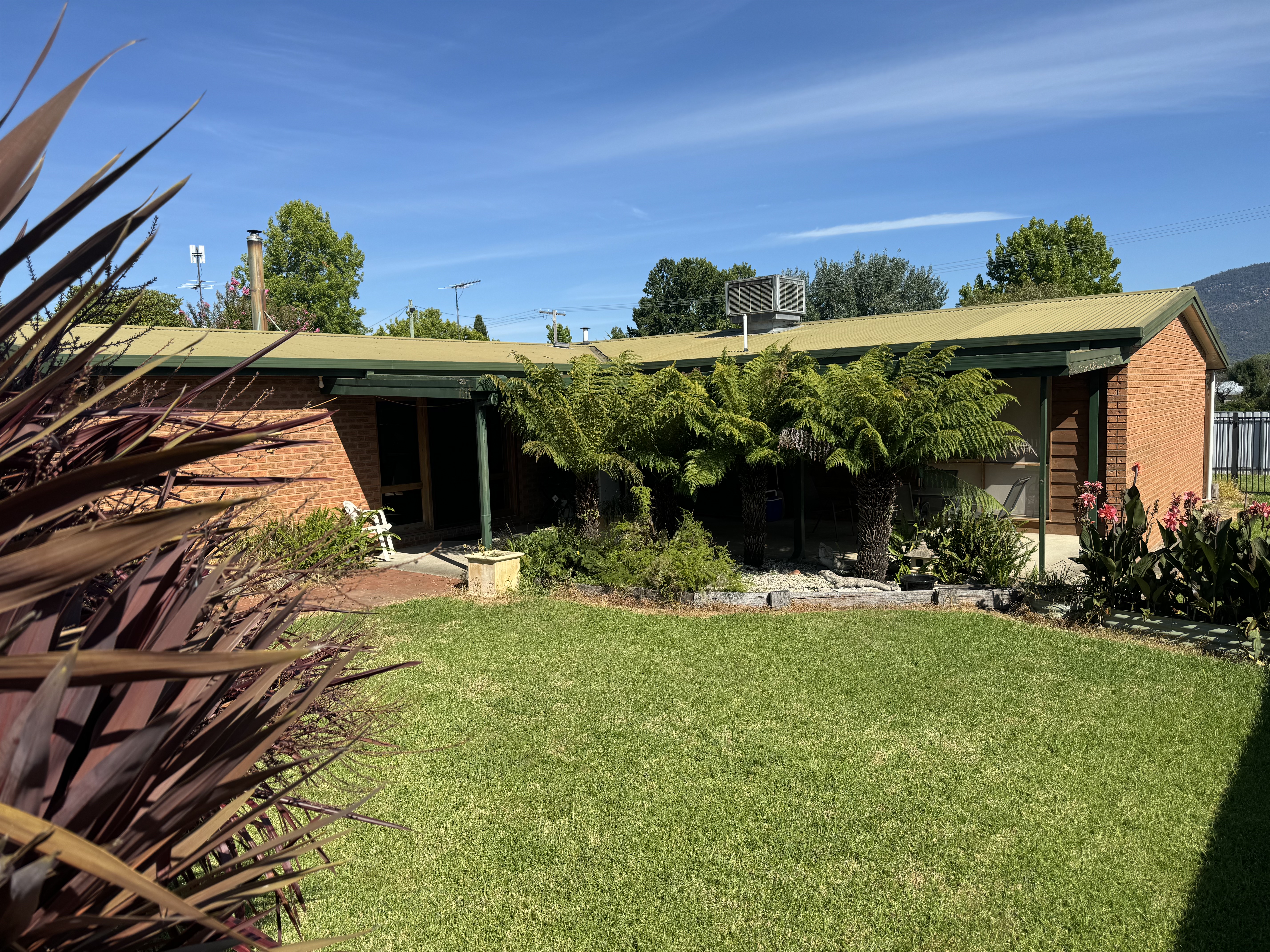 185 Hanson st, Corryong - Thumbnail 2