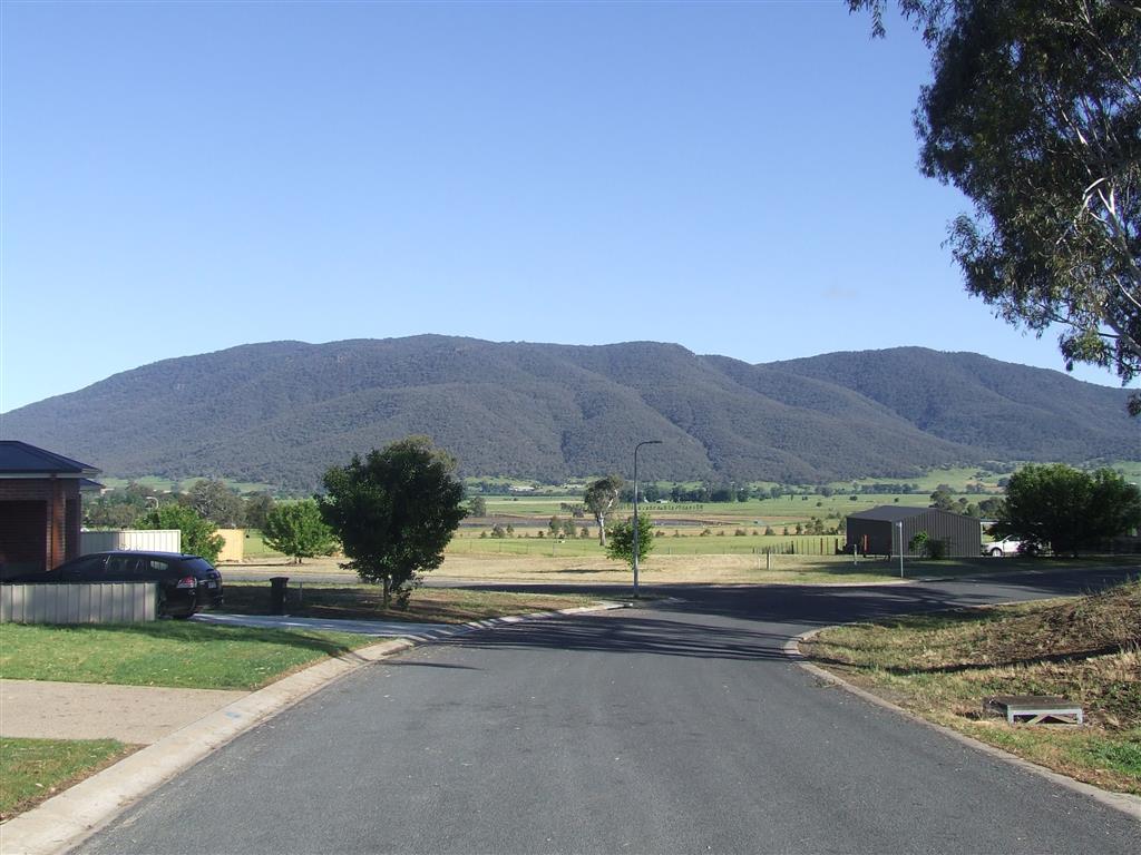 6 Mildren st, Corryong - Thumbnail 2