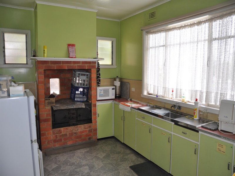3 Towong Rd, Corryong - Thumbnail 5