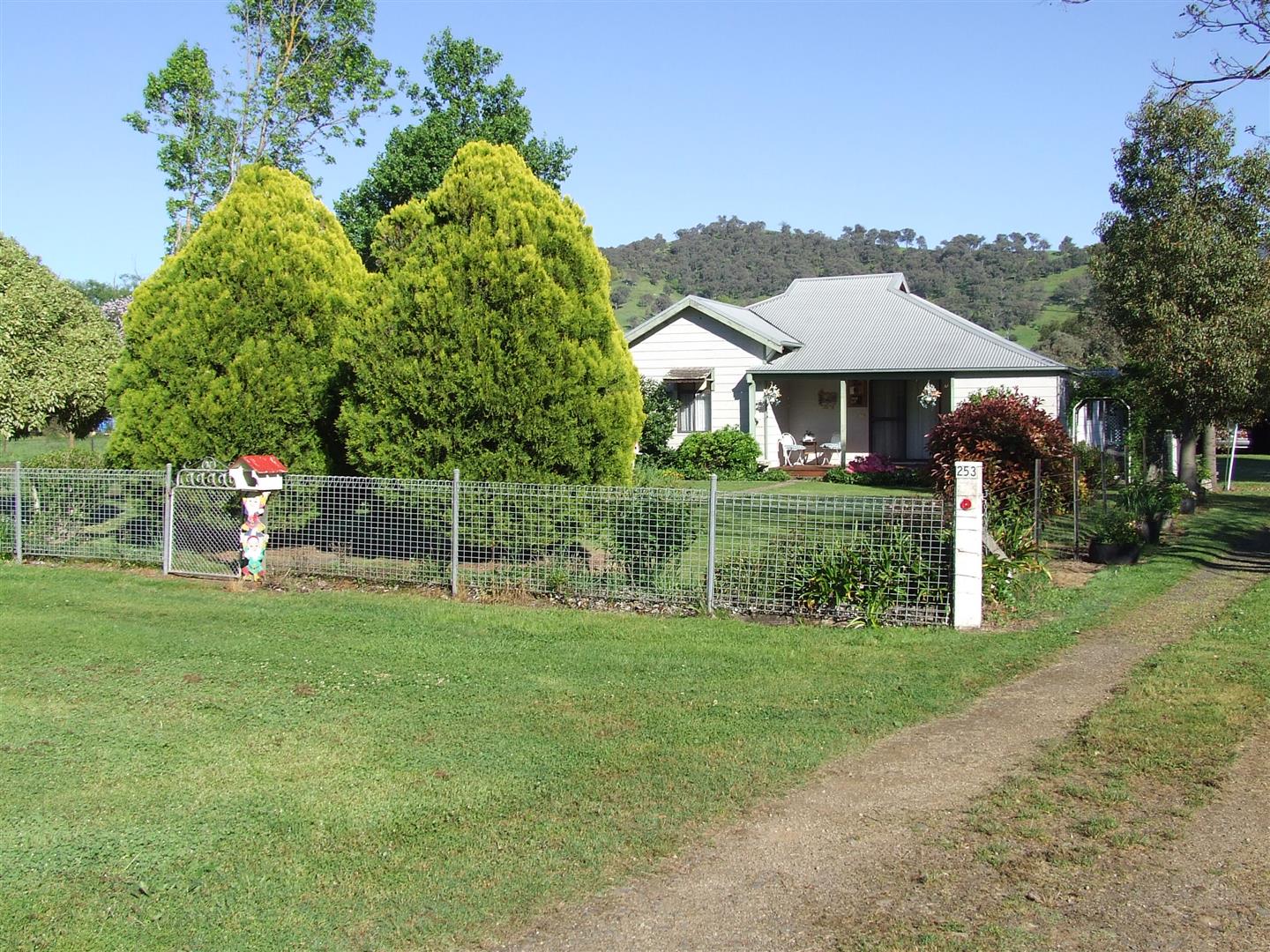 253 Main Road, Cudgewa - Thumbnail 2