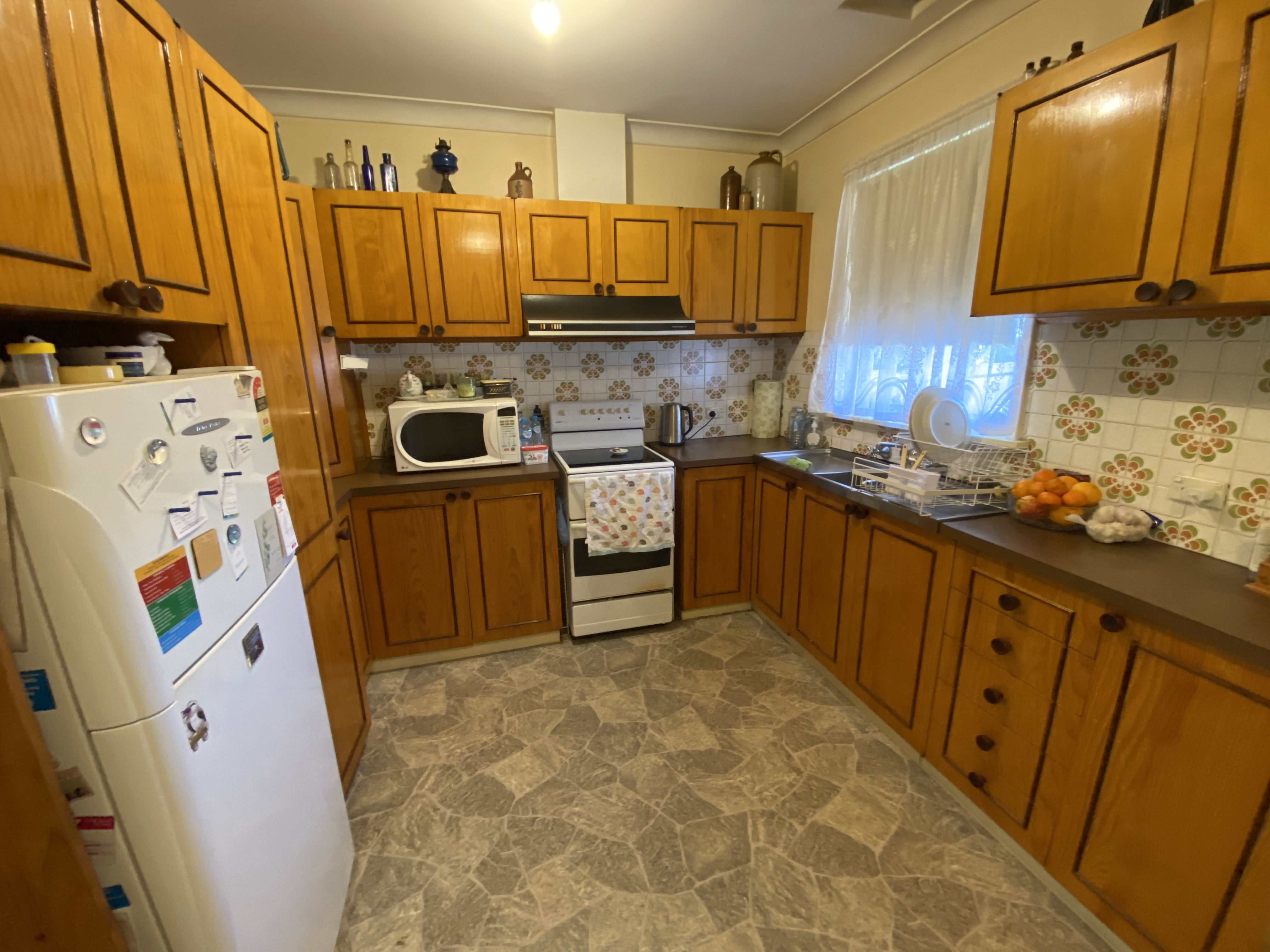 3 Hamilton Crescent, Corryong - Thumbnail 2