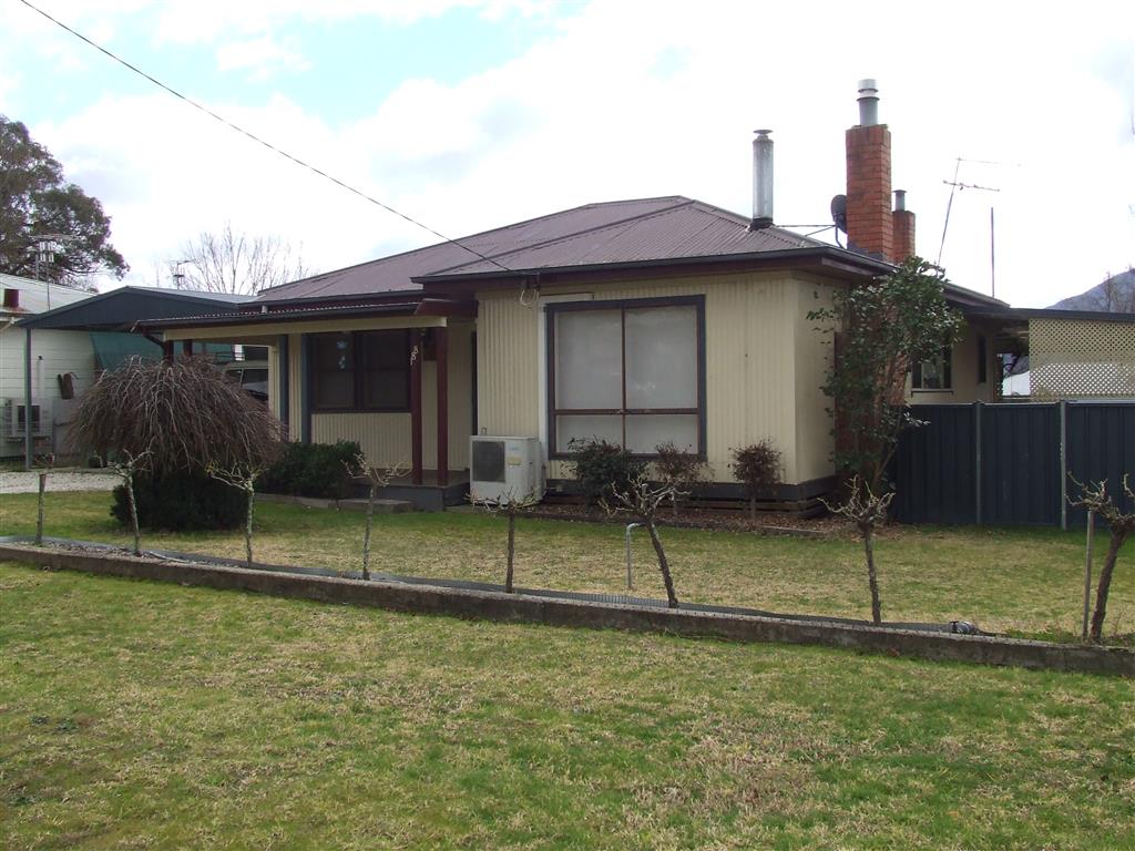188 Wheeler st, Corryong - Thumbnail 2