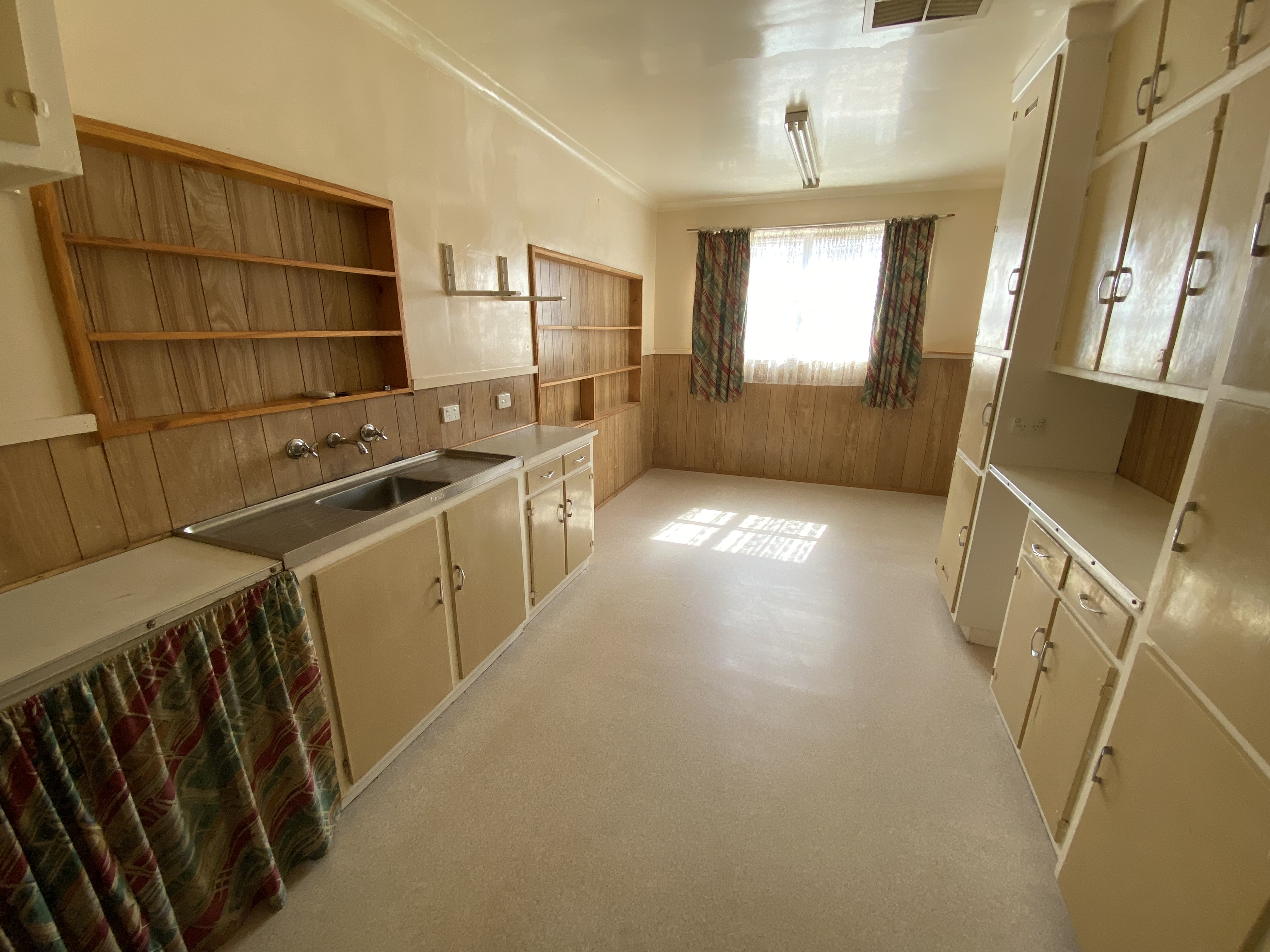 8 Hamilton Crescent, Corryong - Thumbnail 3