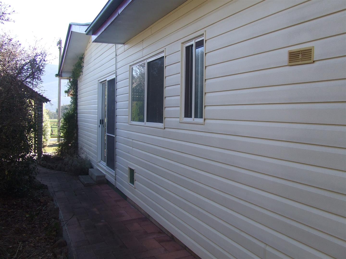 143 Strzelecki Way, Corryong - Thumbnail 5