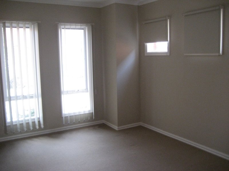 23 Catherine Road, Point Cook - Thumbnail 4