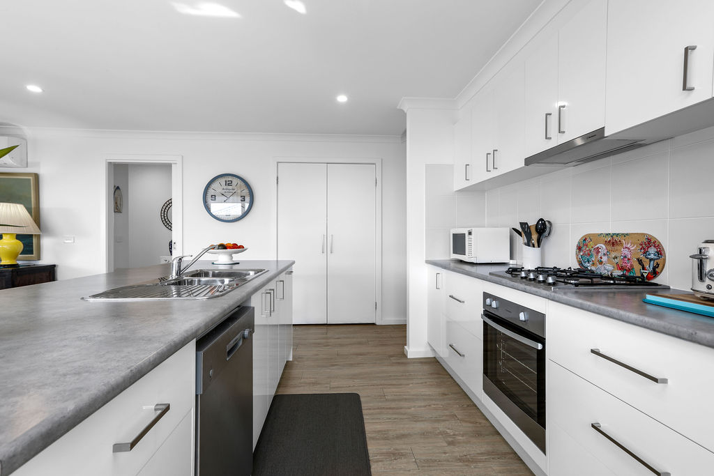 17 Dolphin Court, Apollo Bay - Thumbnail 3