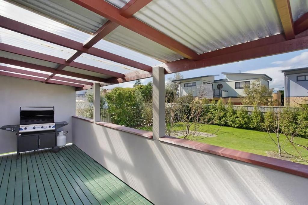 14 Great Ocean Road, Apollo Bay - Thumbnail 2