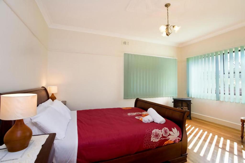 14 Great Ocean Road, Apollo Bay - Thumbnail 4