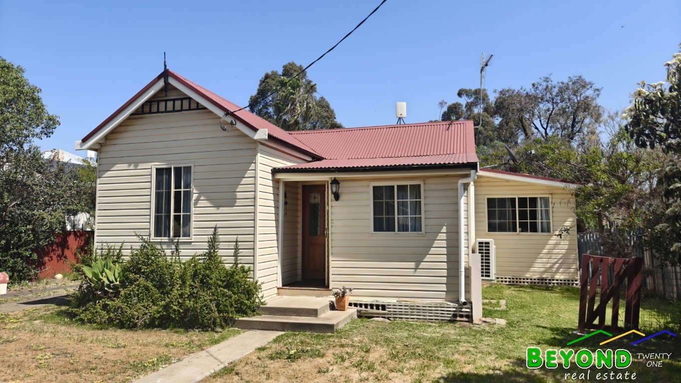 29 Strickland Street, Gilgandra - Image 1