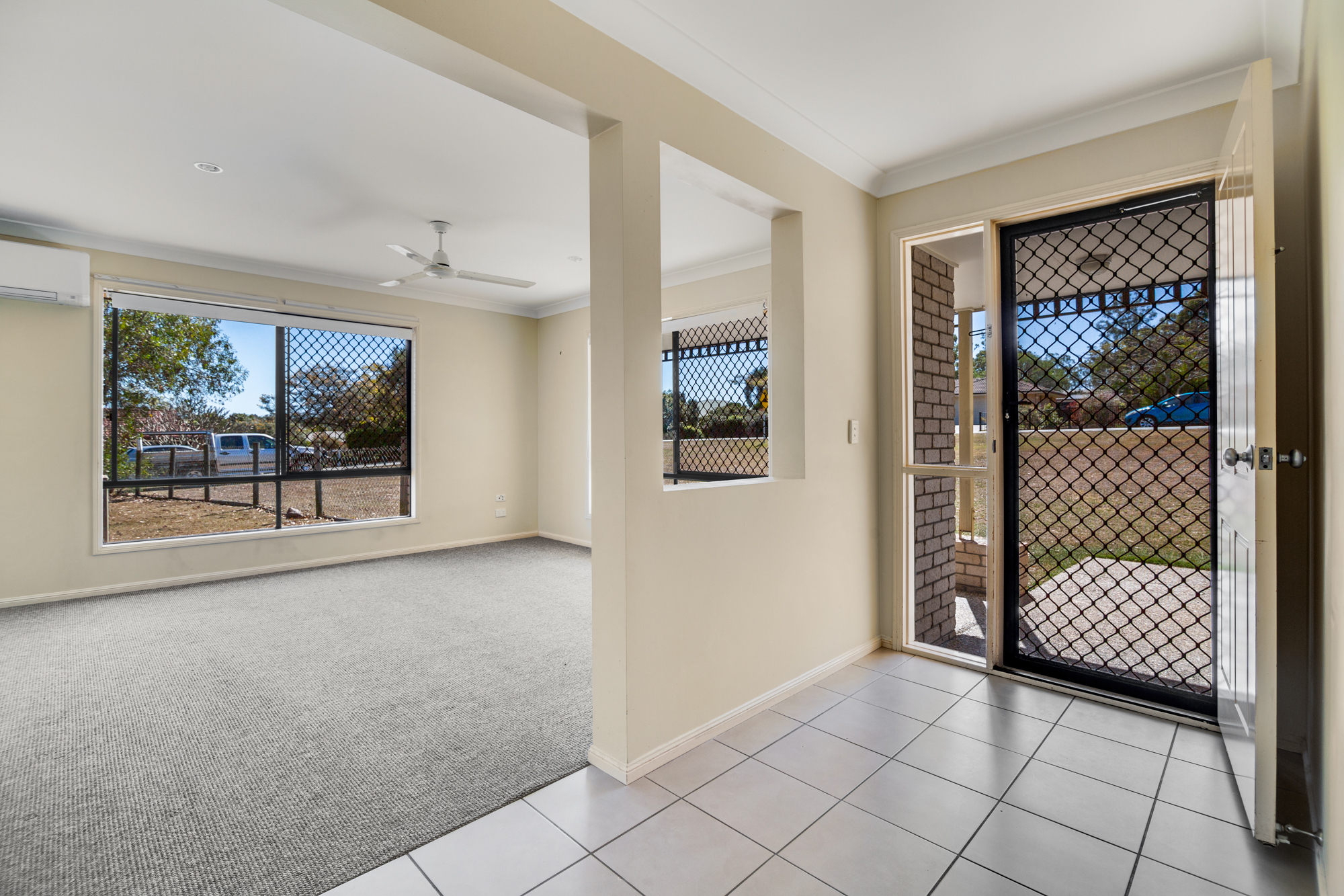 23-25 Oakdale Court, Gleneagle - Thumbnail 2