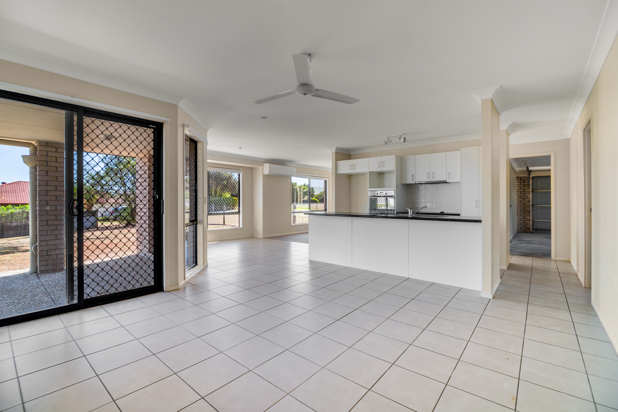 23-25 Oakdale Court, Gleneagle - Thumbnail 6