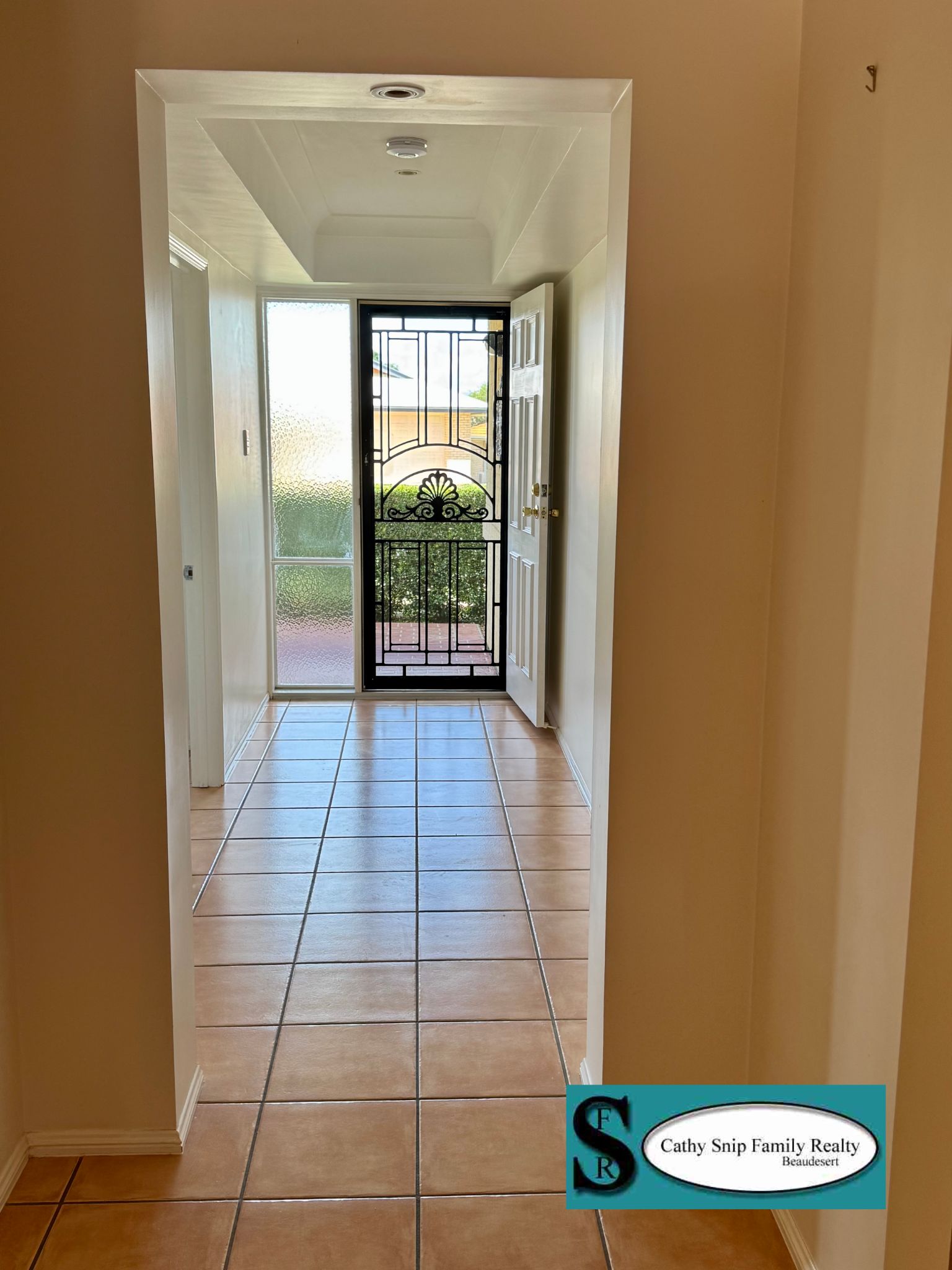 16 Kathleen Crescent, Beaudesert - Thumbnail 4