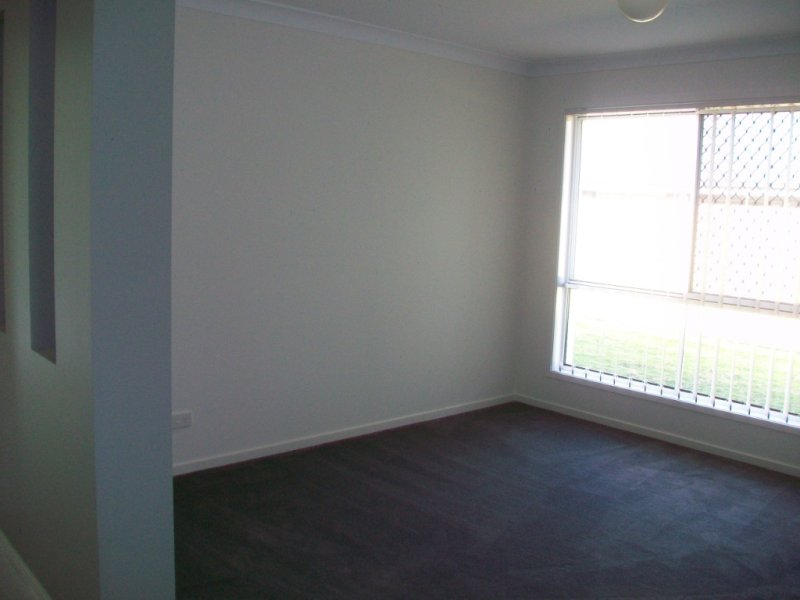 42 Tequesta Drive, Beaudesert - Thumbnail 7