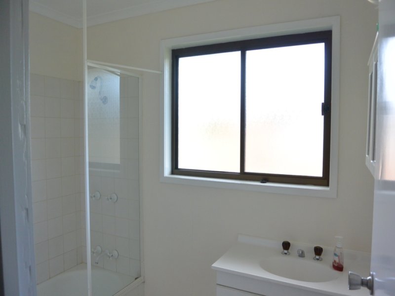 7 Spa Court, Beaudesert - Thumbnail 3