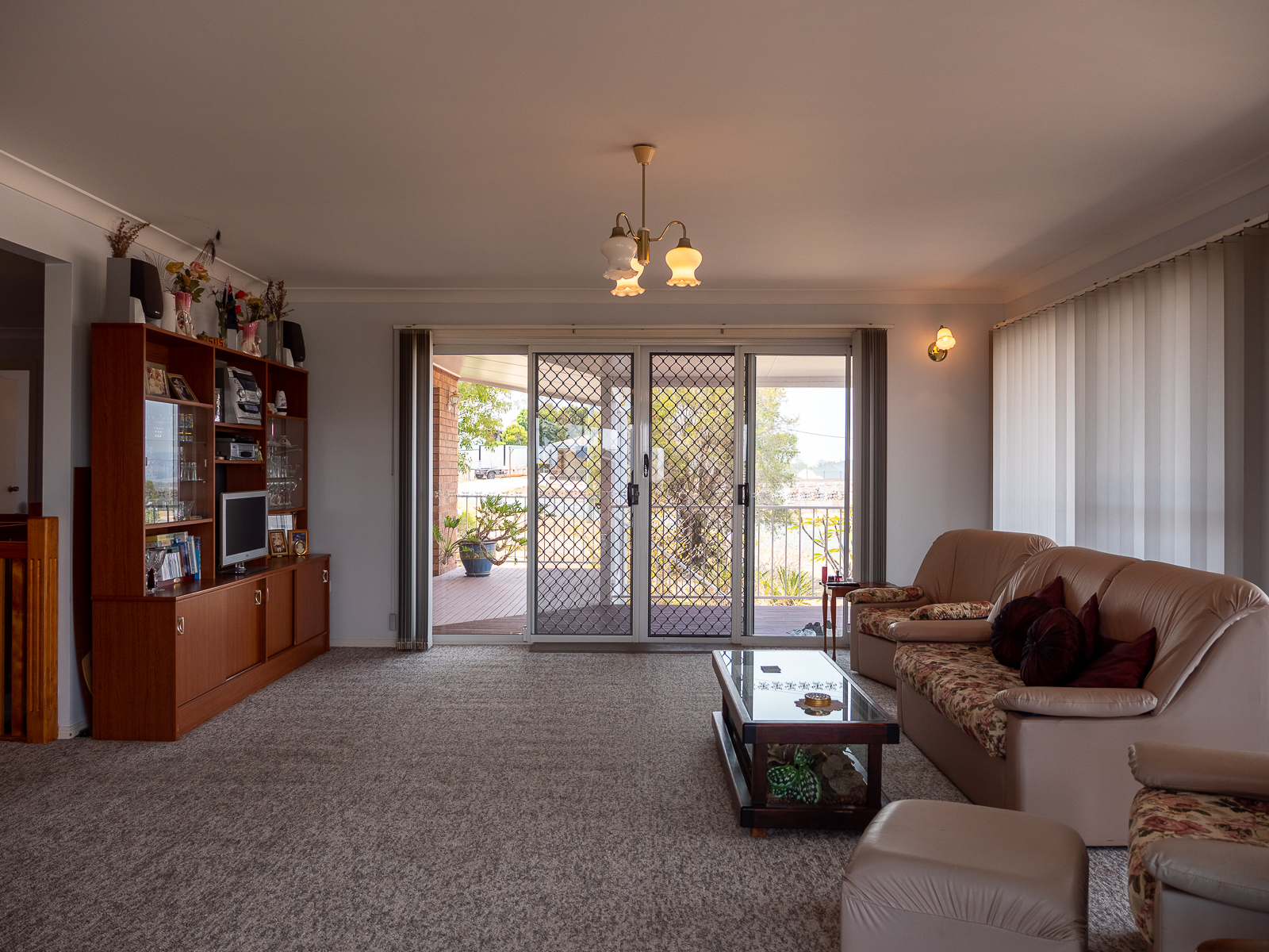 64 Brooklands, Beaudesert - Thumbnail 3