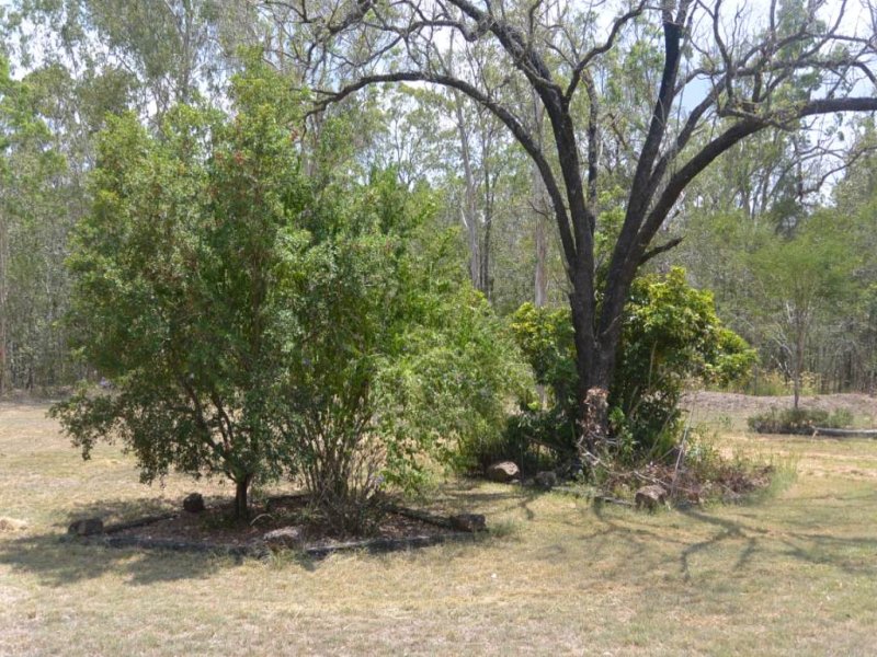263 Clifton Drive, North Maclean - Thumbnail 2